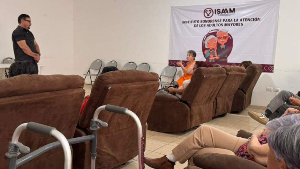 Imparte Gobierno de Sonora pláticas informativas a personas adultas mayores en Hermosillo